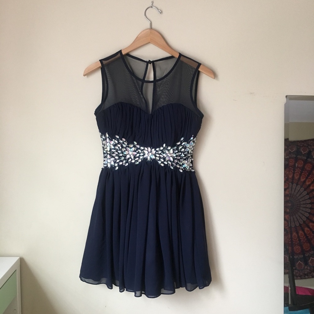 NAVY SIZE 4 DEB HOMECOMING/ FORMAL DRESS